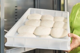 Pizzateigbehälter